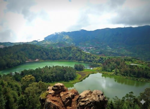 Warna Lake Dieng Plateau